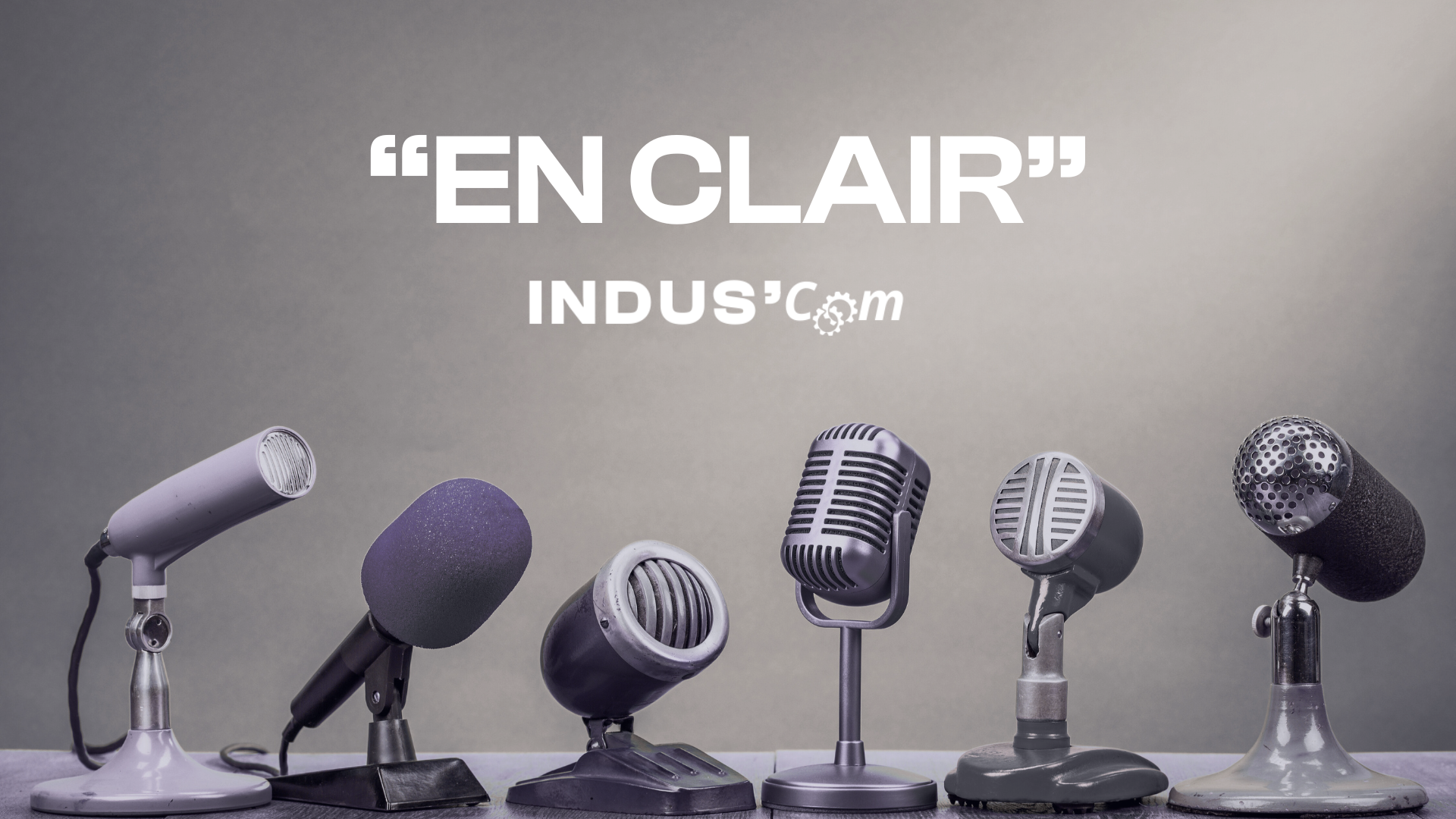 sales consultant robotique en discussion avec un client industriel